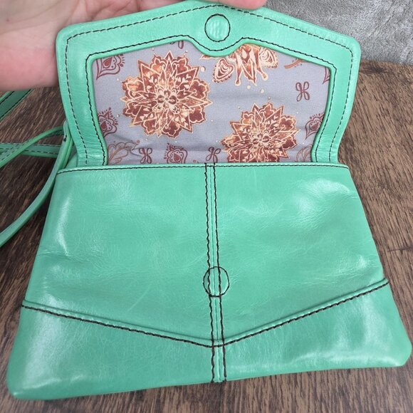 HOBO Amble Crossbody Bag Mint Green Leather Small Multi Pocket Magnetic Zip Boho - Picture 8 of 15